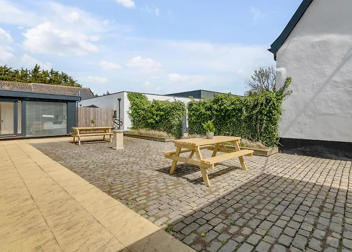 Rural 2-Bed Home Near Snetterton