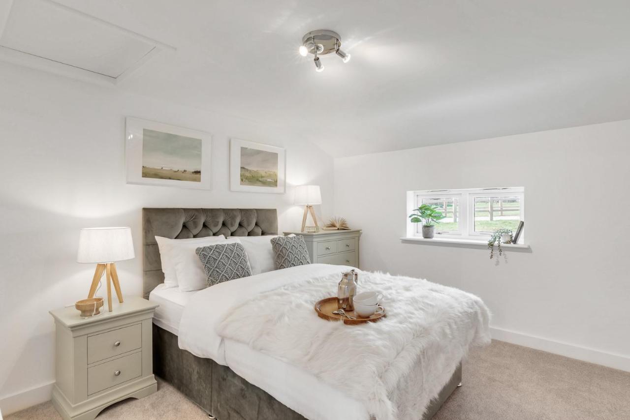 Rural 2-bed Near Snetterton * Larling