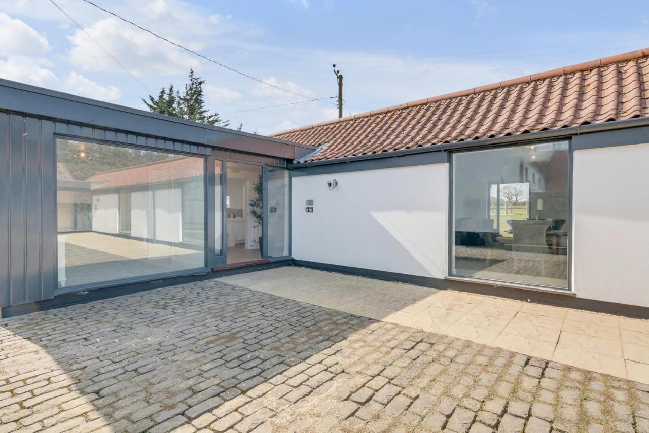 Rural 2-bed Near Snetterton * Larling